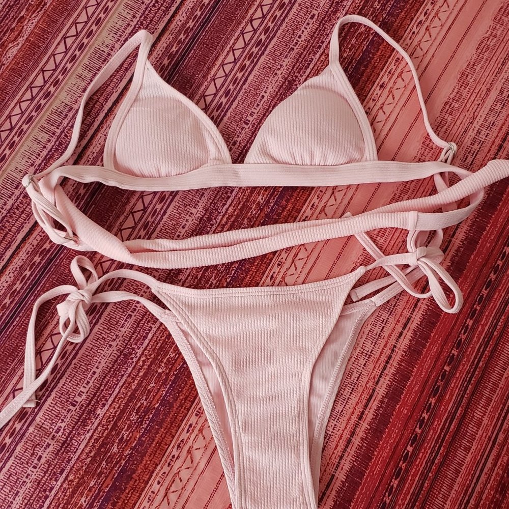 NWT Ribbed Triangle Tie Side Bikini.